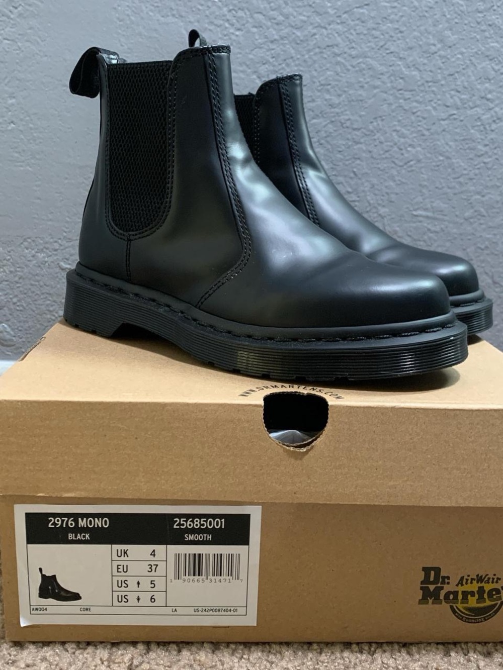 Dr. Martens 2976 Mono Black Smooth Chelsea Boots - women’s
